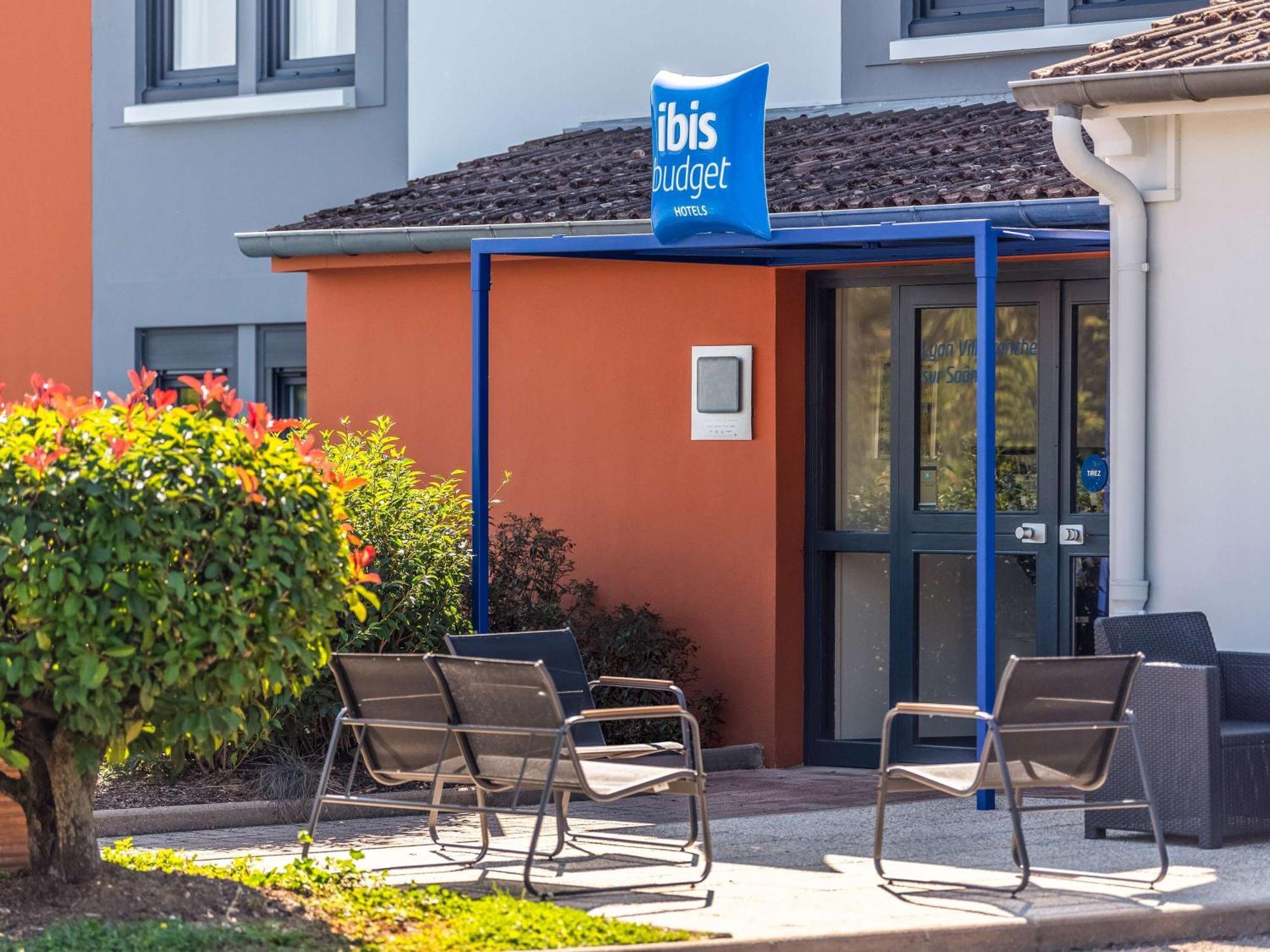Ibis Budget Villefranche Limas Exterior photo